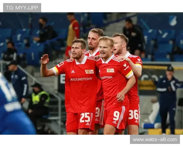 柏林联合防守核心伤愈回归,提升球队攻防稳定性 柏林联合防守核心伤愈回归,提升球队攻防稳定性