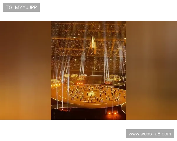 米兰冬奥会圣火在足球圣地圣西罗点燃 米兰冬奥会圣火在足球圣地圣西罗点燃